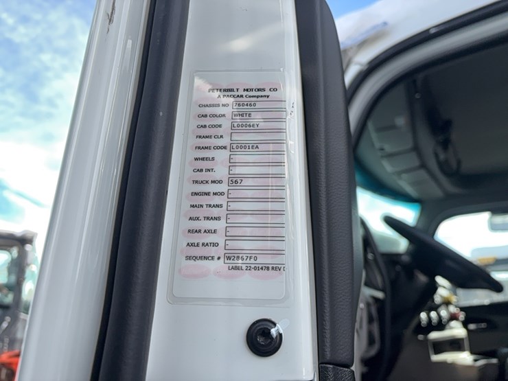 peterbilt-567-image-19