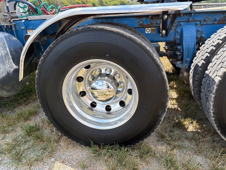 peterbilt-367-image-12