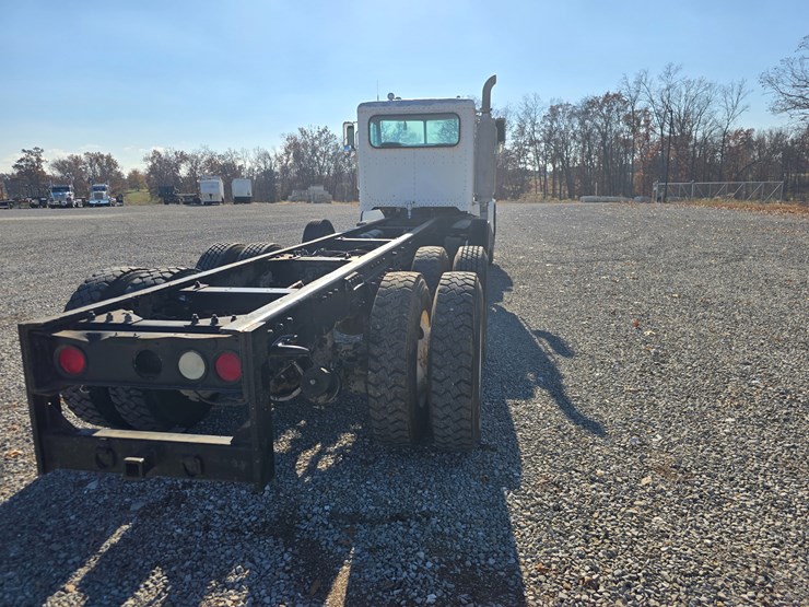 peterbilt-357-image-28