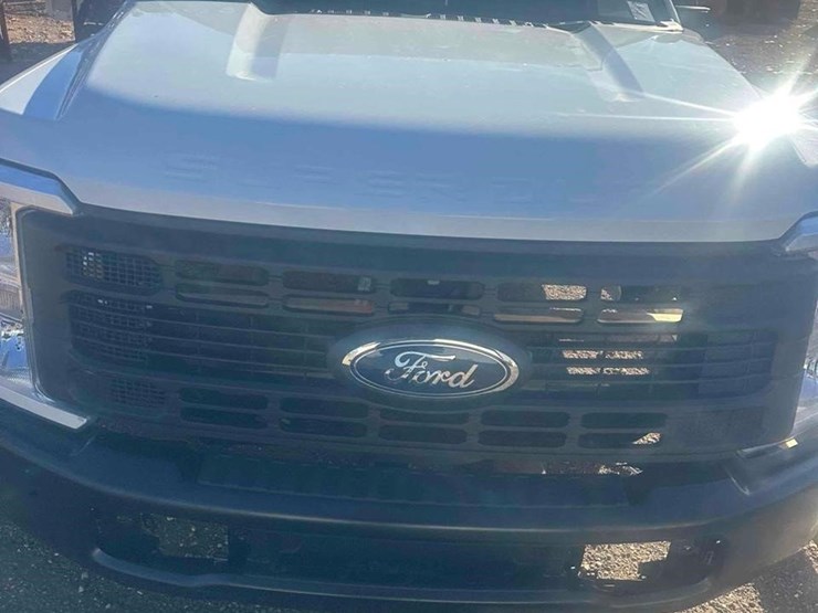 ford-f550-xl-image-5