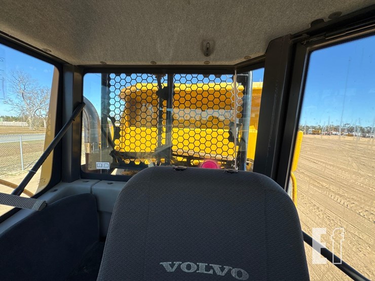 2014-volvo-a25g-image-29