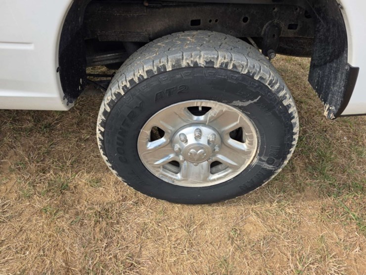 2018-dodge-2500-image-16