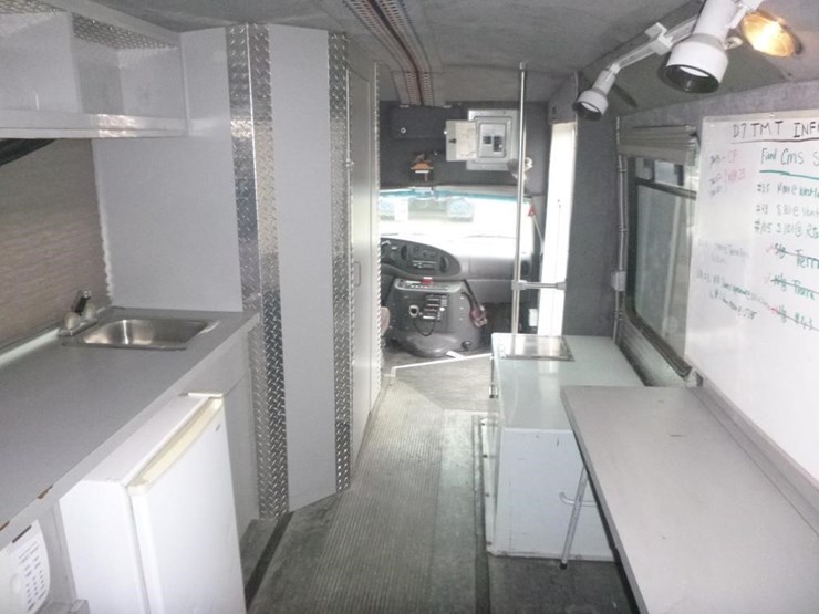 1997-ford-e450-image-15