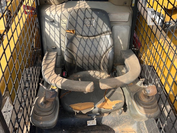 2017-caterpillar-259d-image-27