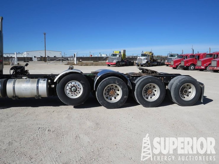 2012-kenworth-t800-image-8