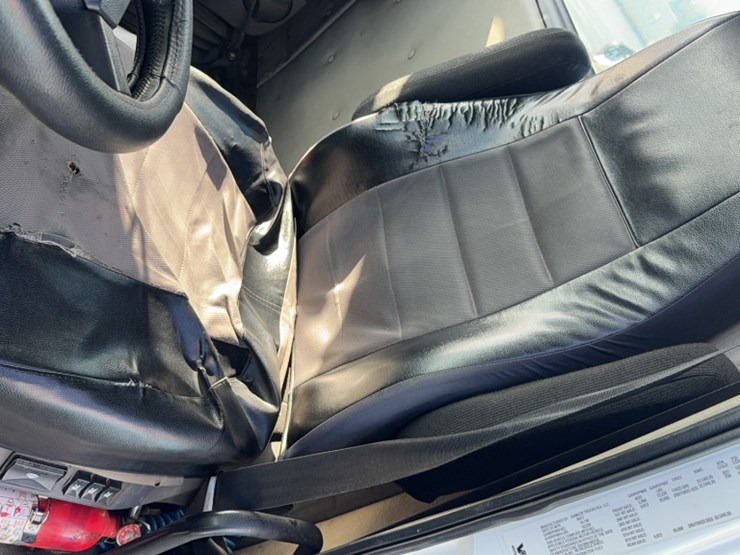 2018-western-star-5700xe-image-15