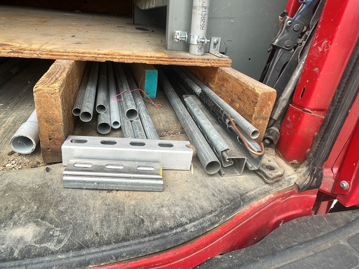 #1404-•-2006-chevy-cargo-van-(wi-title-in-delay)-image-46