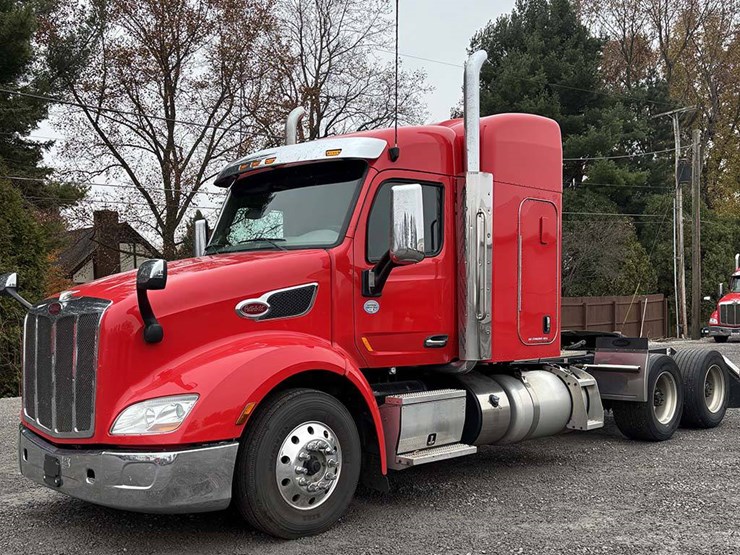 peterbilt-579-image-2