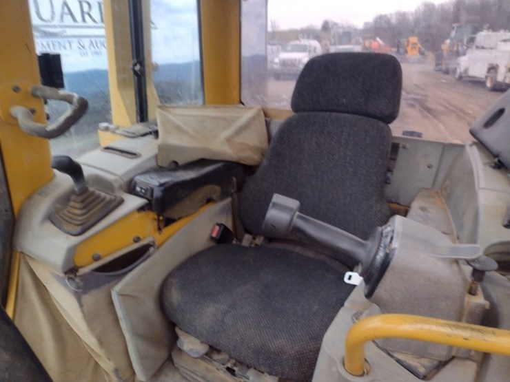 caterpillar-d6n-lgp-image-13