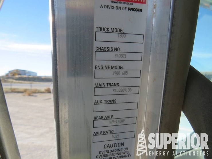 2018-kenworth-t800-image-24