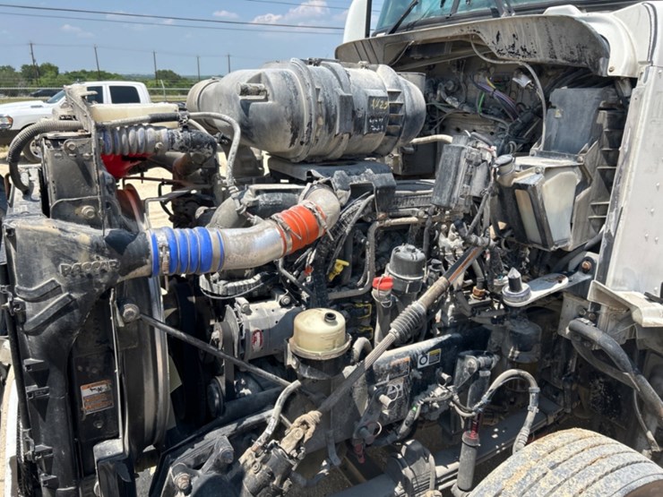 2016-kenworth-t660-image-9