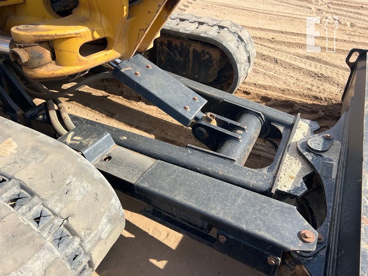 caterpillar-305e2-cr-image-15