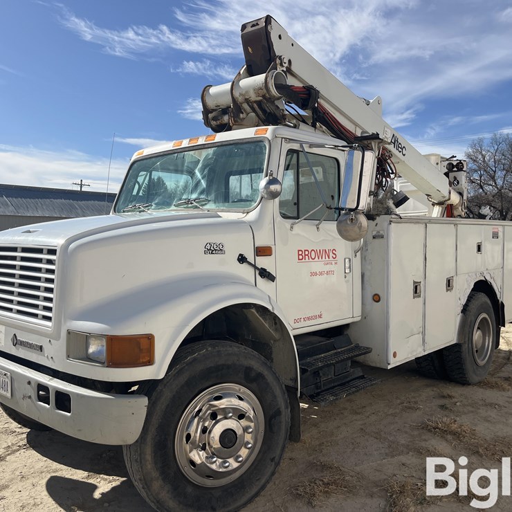 2001 INTERNATIONAL 4700