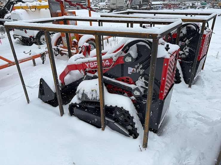 new-agt-ysrt14-mini-track-loader-image-6