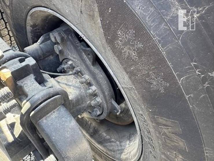 2019-peterbilt-579-image-14