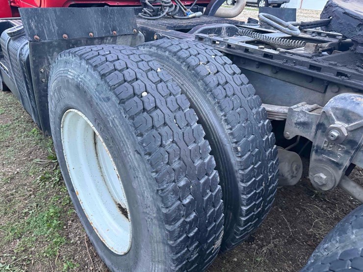 mack-r688st-image-12