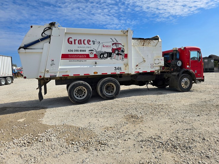 2003-peterbilt-320-image-31