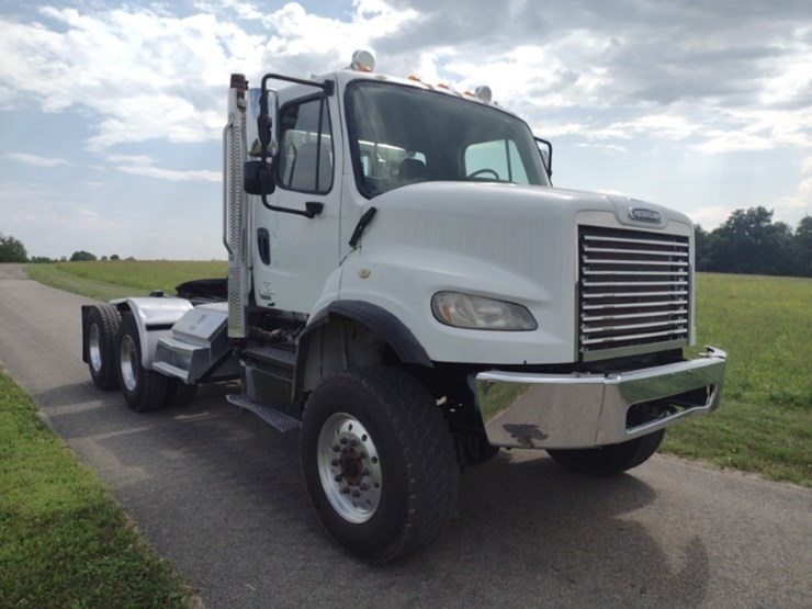 freightliner-m2-106-image-39