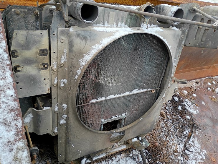 international-4900-image-4