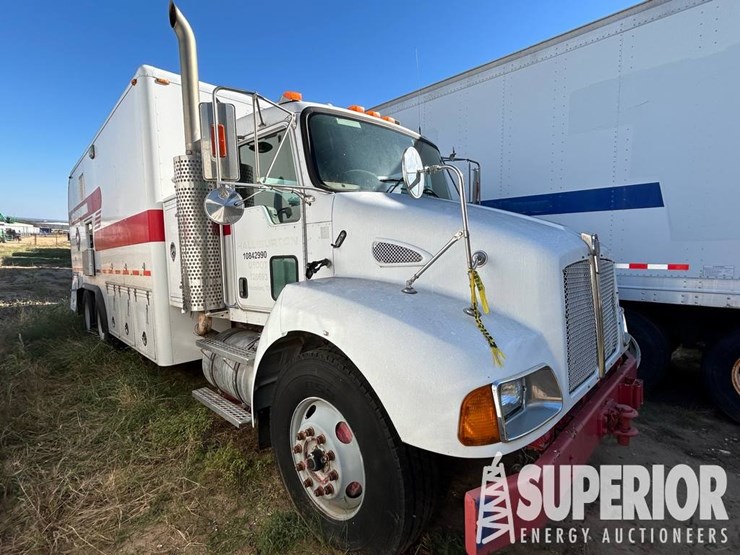 kenworth-t300-image-1