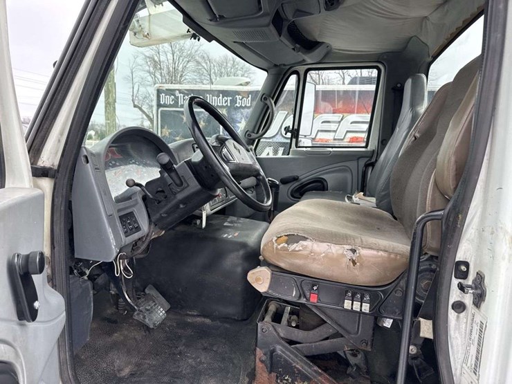 2007-international-7600-image-25