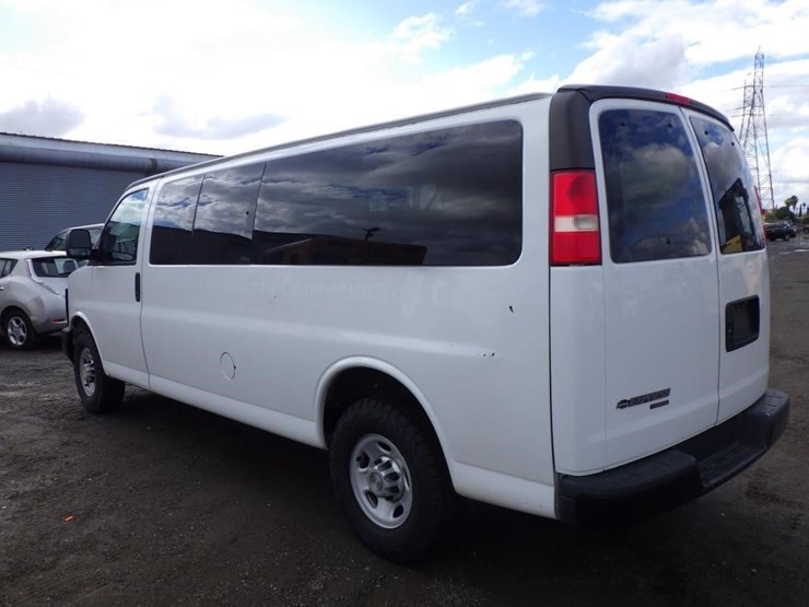 2014-chevrolet-express-3500-image-4