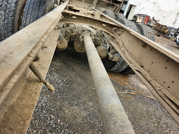 freightliner-columbia-112-image-108