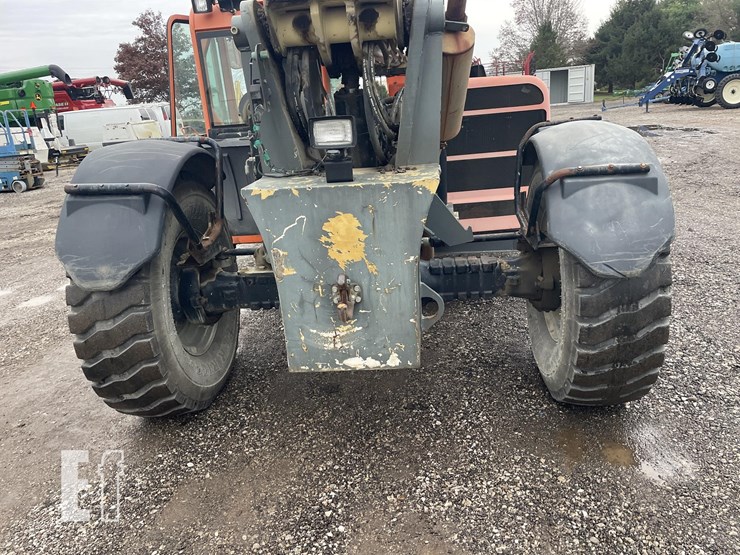 2011-jlg-g10-55a-image-21