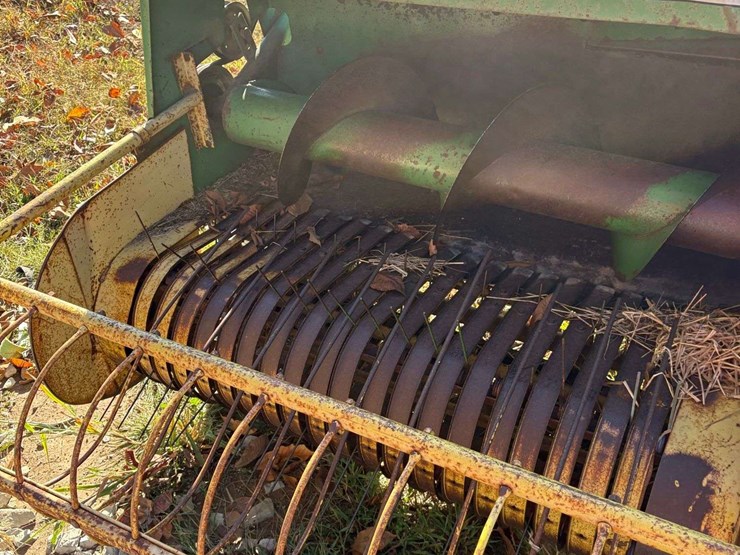 john-deere-336-image-18