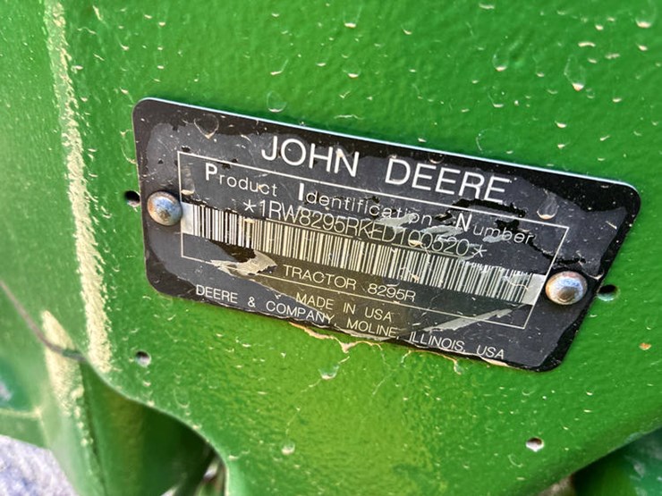 2014-john-deere-8295r-image-2