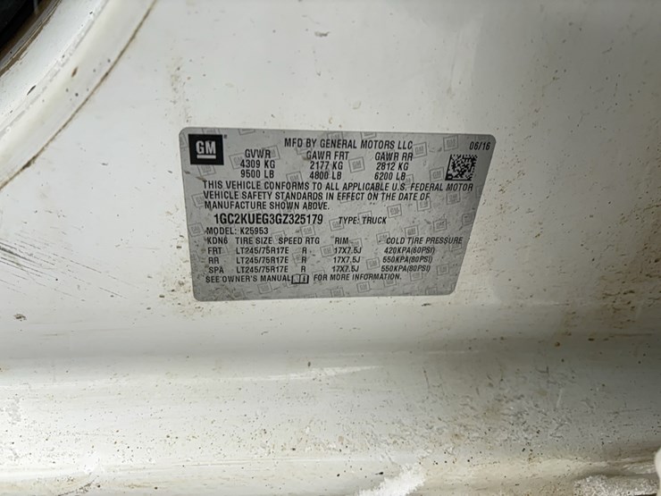 2016-chevrolet-2500hd-image-13