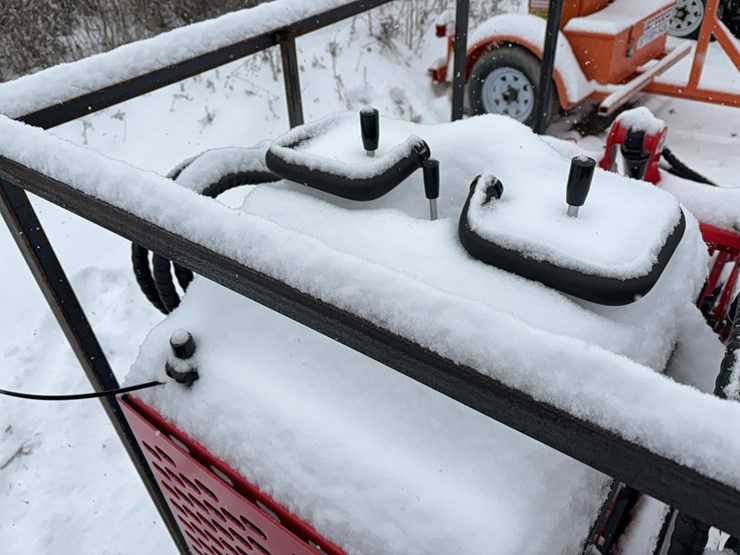 new-agt-ysrt14-mini-track-loader-image-4