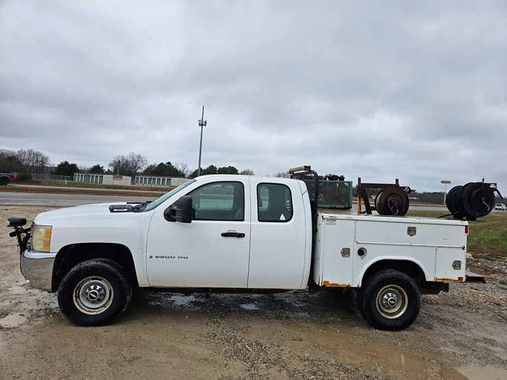 chevrolet-silverado-2500-image-5