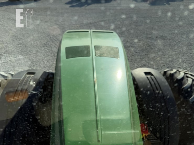 john-deere-8245r-image-36