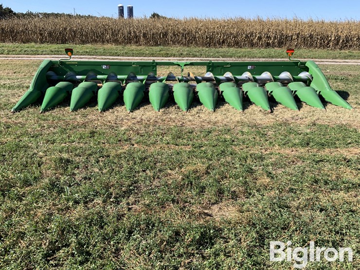 2018-john-deere-712c-image-2