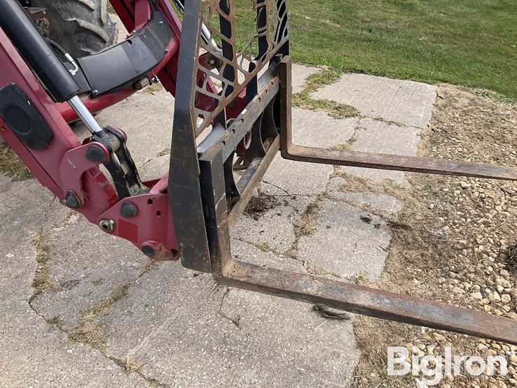 case-ih-farmall-105u-image-11