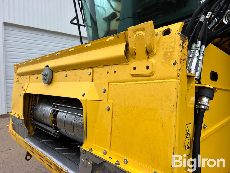 new-holland-cr6.90-image-10