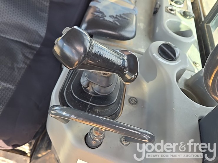 2018-komatsu-d61pxi-24-image-102