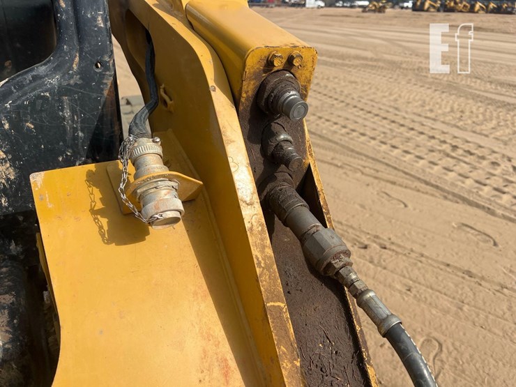 2019-caterpillar-259d-image-12