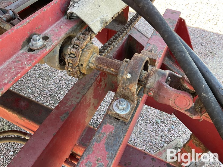 chandler-dry-litter-spreader-image-12