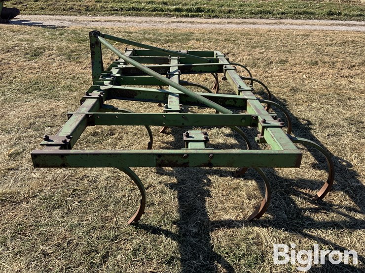 john-deere-3-pt.-chisel-image-8