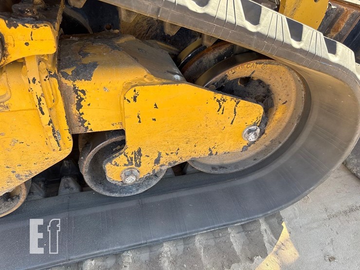 2022-caterpillar-299d3-image-15