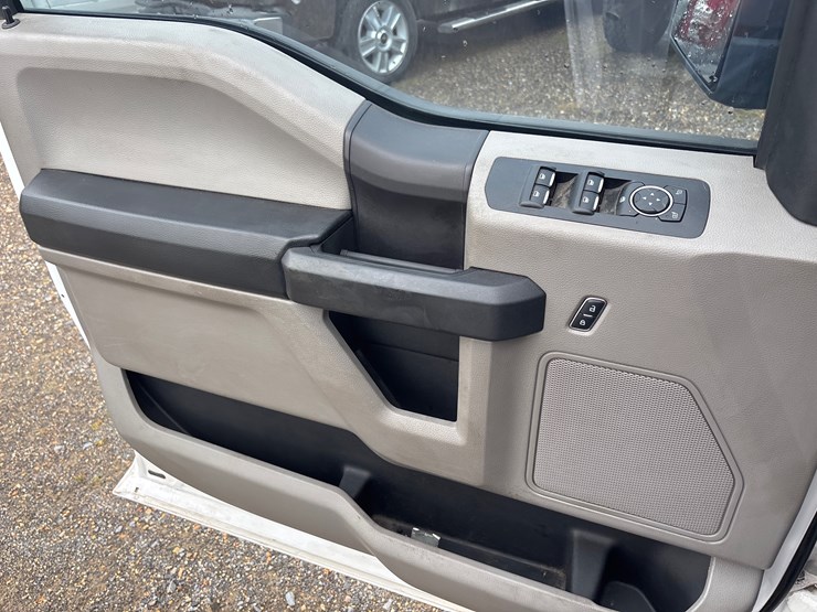 ford-f150-xl-image-10