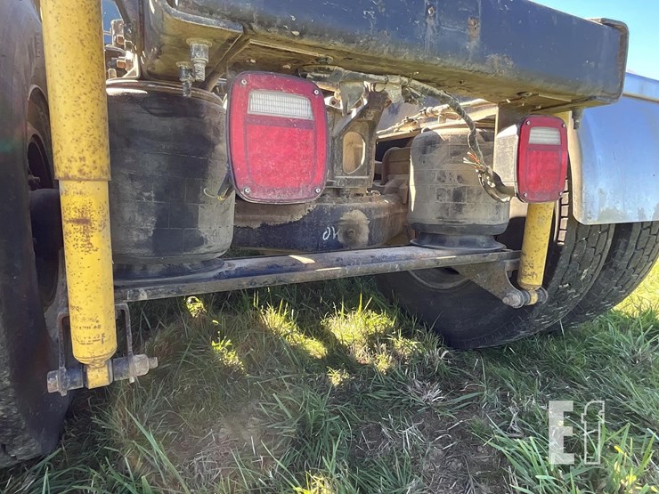 2013-mack-pinnacle-chu613-image-18