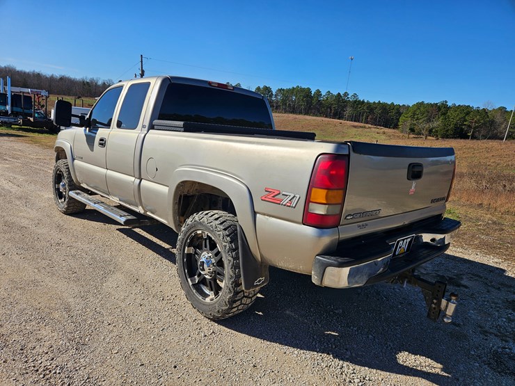chevrolet-silverado-2500-image-10