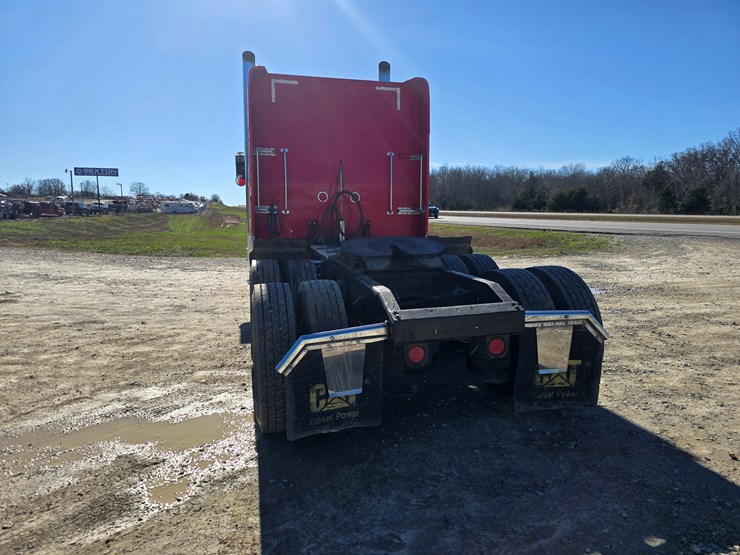2005-peterbilt-379-image-22