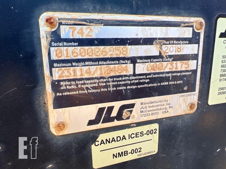 2018-jlg-742-image-13