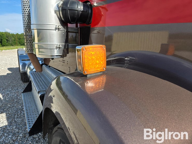 2013-kenworth-w900-image-19