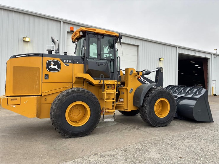 john-deere-624-image-5