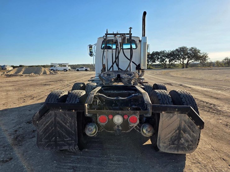 2003-sterling-lt9500-image-6